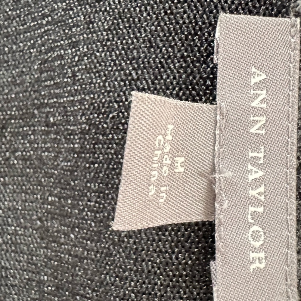 🔥🌞Ann Taylor Cropped Black Tie-Front Cardigan - Picture 4 of 6